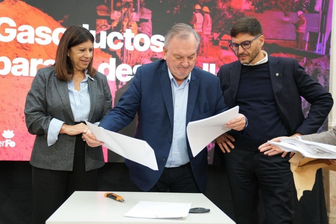 Pullaro anunció una inversión de US$ 26 millones para cinco gasoductos Pullaro anunció una inversión de US$ 26 millones para cinco gasoductos