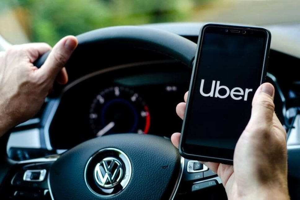Uber comenzó a operar en Venado Tuerto y se apura la regulación