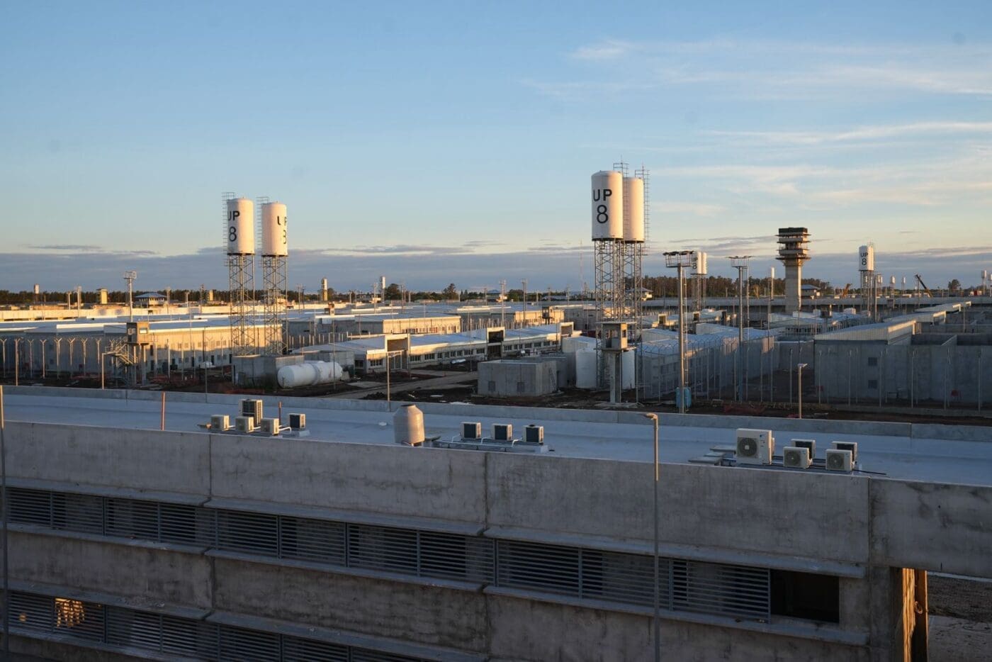 Fiscales del país recorrieron El Infierno, la cárcel de alto perfil que construye Santa Fe
