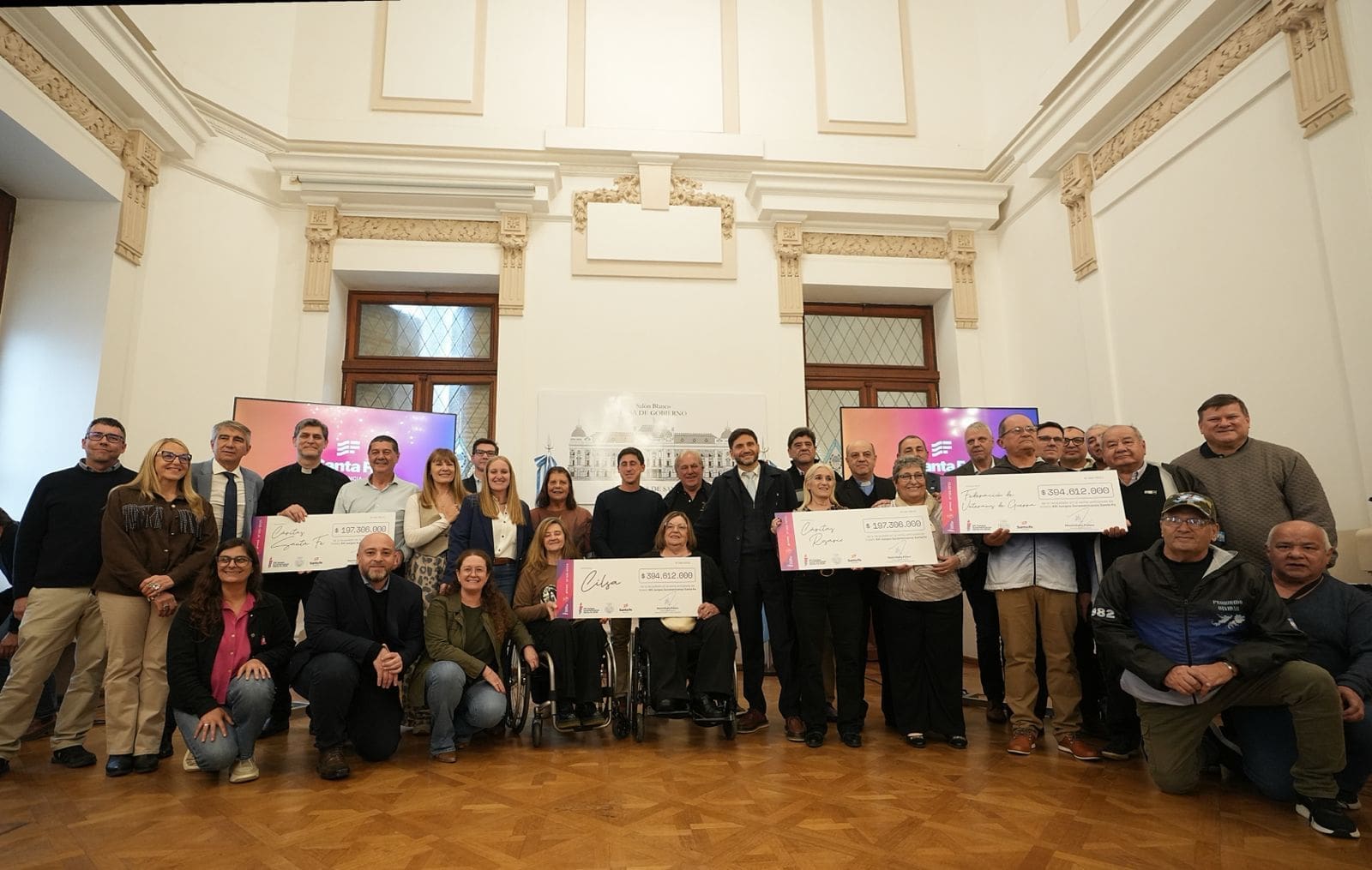 Pullaro entregó a tres instituciones la recaudación de los Juegos Suramericanos